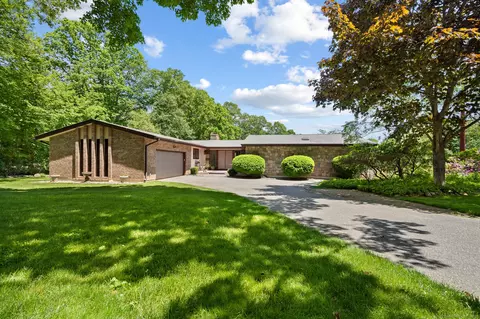 31 Rogers Hill Rd, Waterford, CT 06385