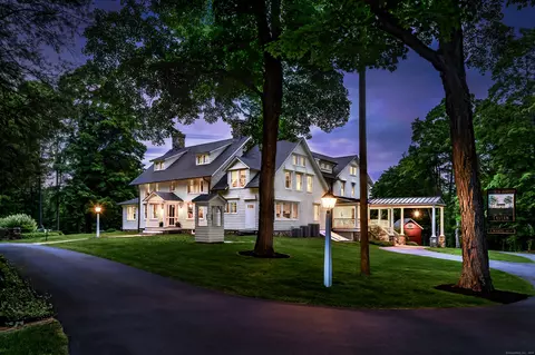 628 N Salem Rd, Ridgefield, CT 06877