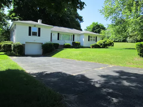 127 Forest Ridge Rd, Waterbury, CT 06708
