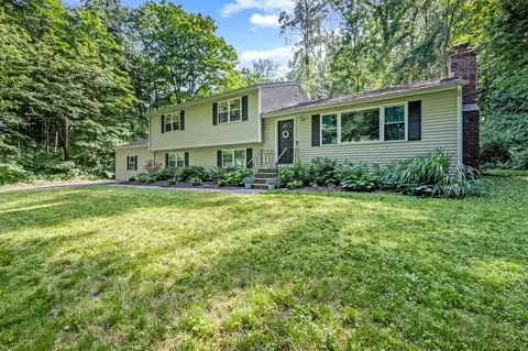 160 Hattertown Rd, Newtown, CT 06470
