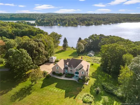 836 Bolton Rd, Vernon, CT 06066