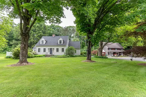 473 Main St S, Woodbury, CT 06798