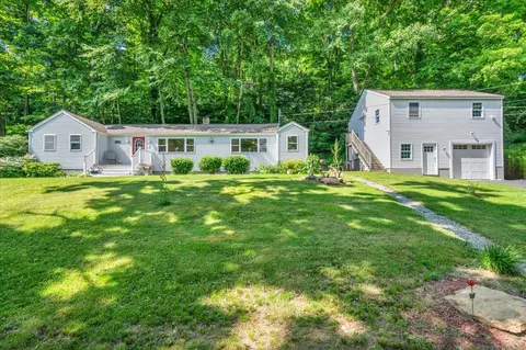 1703 Saybrook Rd, Haddam, CT 06438