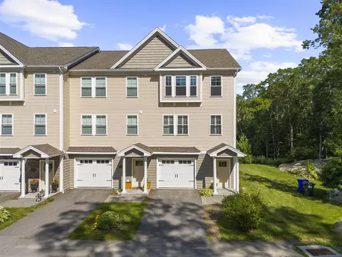 30 Village Xing #30, Niantic, CT 06357