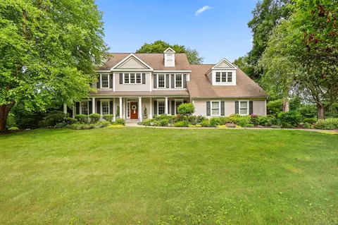 15 Belvedere Ct, Ridgefield, CT 06877