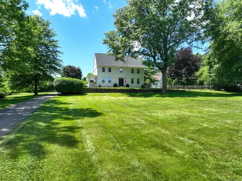 253 N Main St, West Hartford, CT 06107