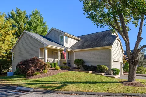 192 Lake Pl S #192, Danbury, CT 06810