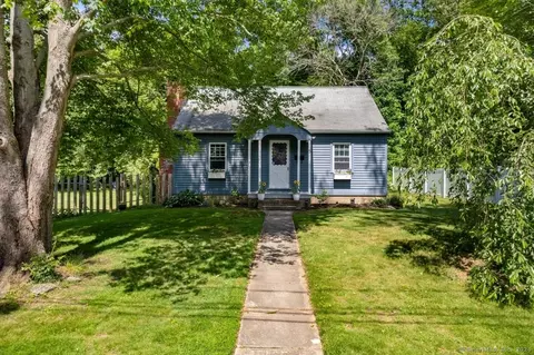 5 Grove St, Deep River, CT 06417