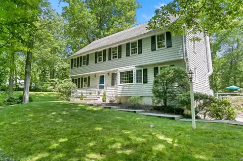 16 Bossy Ln, Wilton, CT 06897