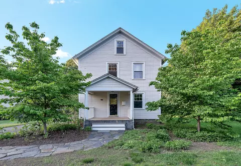 12 Fairview St, Simsbury, CT 06070