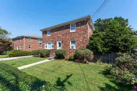 200 Seaside Ave #2A, Stamford, CT 06902
