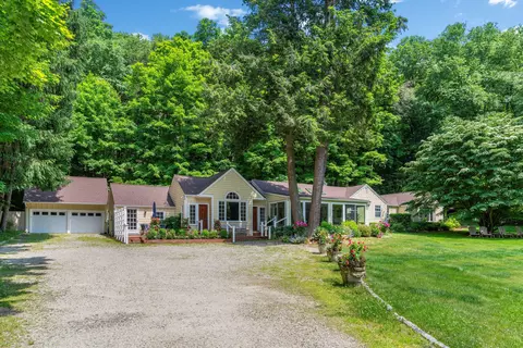 7 Valley Ln, New Canaan, CT 06840