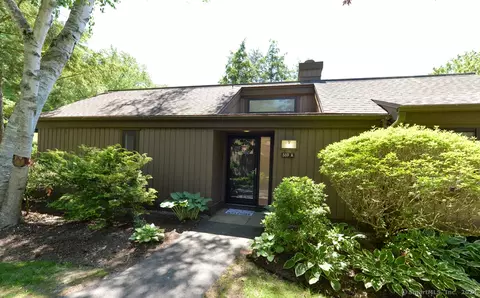 589 Heritage Vlg #A, Southbury, CT 06488