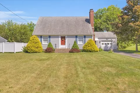 34 Gwen Rd, Meriden, CT 06451