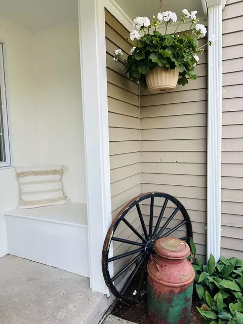 96 S Mill Dr #96, Glastonbury, CT 06073