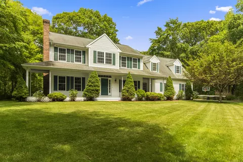 7 Maywood Dr, Old Lyme, CT 06371