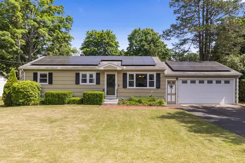 11 Goodwill Rd, North Haven, CT 06473