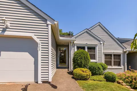 903 Sweetheart Path #903, Southington, CT 06489