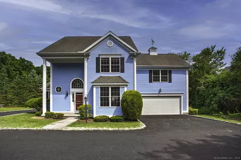 3 Century Dr #3, Trumbull, CT 06611