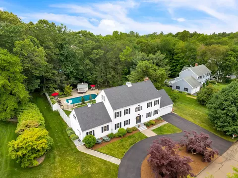 30 Valley Brook Rd S, Branford, CT 06405