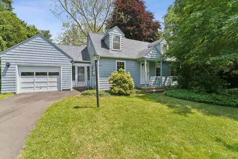 80 Windmill Hill Rd, Branford, CT 06405