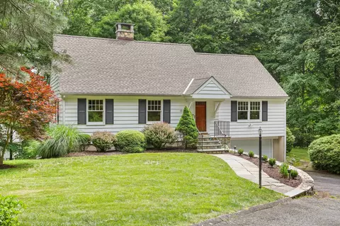 10 Guild Dr, Norwalk, CT 06850