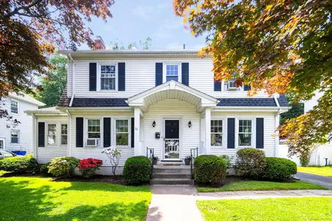 11 Auburn Rd, West Hartford, CT 06119