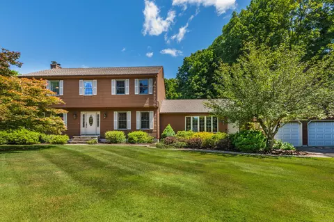 45 W Todd St, Hamden, CT 06518