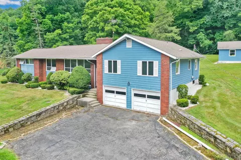 103 105 Skyridge Dr, Somers, CT 06071