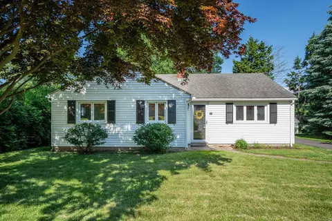 28 Race Brook Rd, West Hartford, CT 06107
