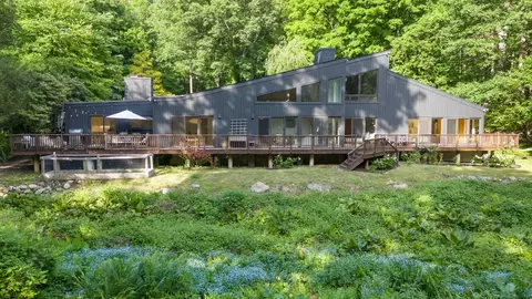 106 Newtown Tpke, Weston, CT 06883