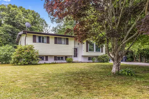 6 Pennywise Ln, Ledyard, CT 06339
