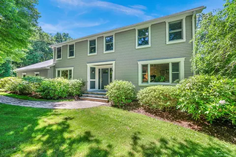 1 Acorn Dr, Granby, CT 06060