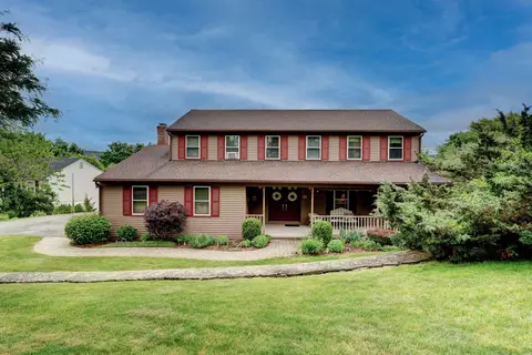 80 Schwink Dr, Meriden, CT 06450