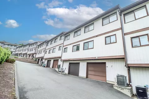 27 Crows Nest Ln #21D, Danbury, CT 06810