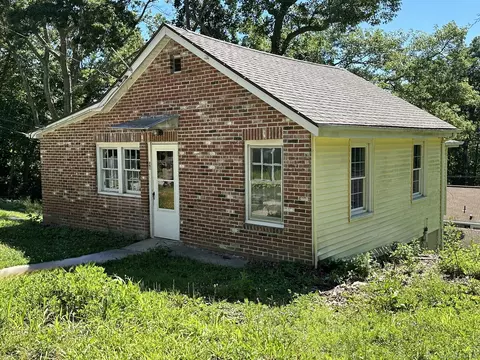 50 Edge Hill Rd, East Lyme, CT 06357