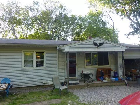 16 Beverly Rd, East Lyme, CT 06357