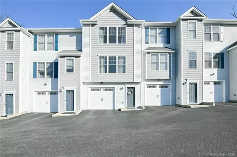 132 Taft Pt #5, Waterbury, CT 06708