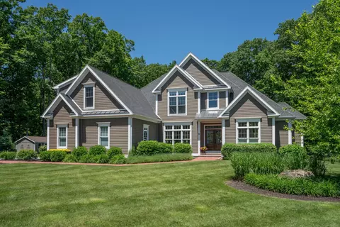 9 Garrett Rd, Canton, CT 06019