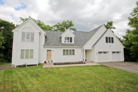 25 Lakeview Dr, Farmington, CT 06032