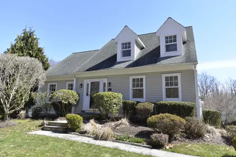 4 Cottage Ct #4, Shelton, CT 06484