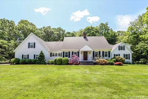 127 Castle Hill Rd, Newtown, CT 06470