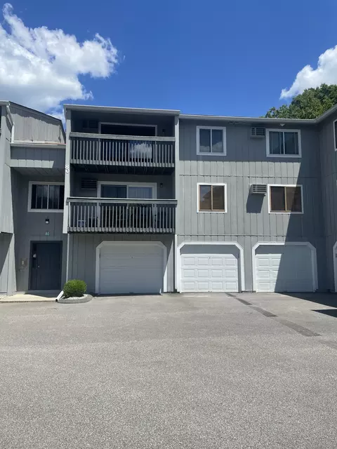 80 Buddington Rd #6, Groton, CT 06340