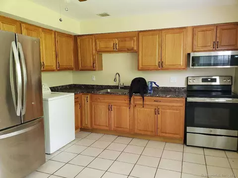 27 Georgia Rd #19, Montville, CT 06370