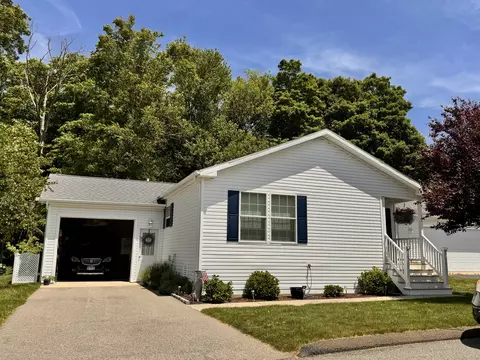 12 Cliff Rd, Ledyard, CT 06339