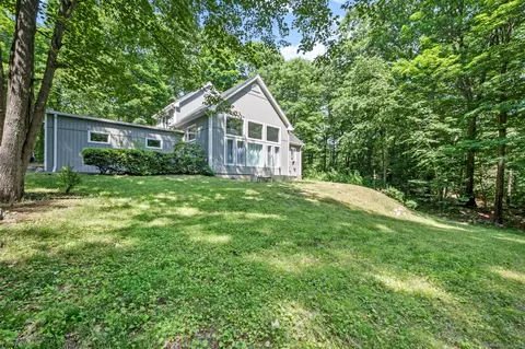 15 N Mark Dr, Oxford, CT 06478
