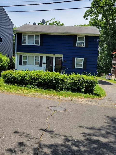 1 Fordham Dr, Norwalk, CT 06855