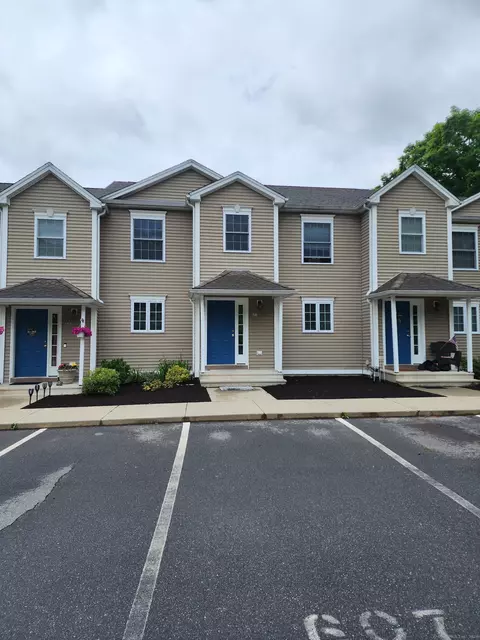 148 Mathewson St #607, Griswold, CT 06351