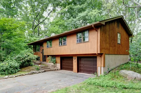 18 Briarwood Ln, Vernon, CT 06066