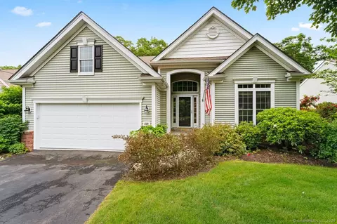 439 Tee Shot Dr #439, Oxford, CT 06478